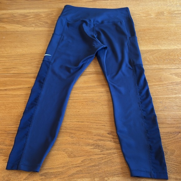 Nike Women’s Tights. - Picture 8 of 8